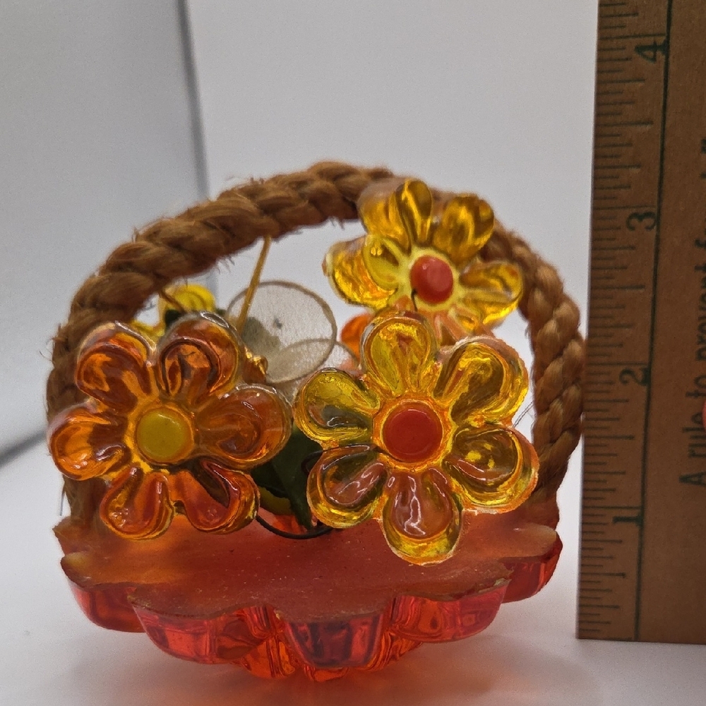 Vibrant Vintage Lucite Floral Daisy & Butterfly Decor 60s 70s - Picture 6 of 7